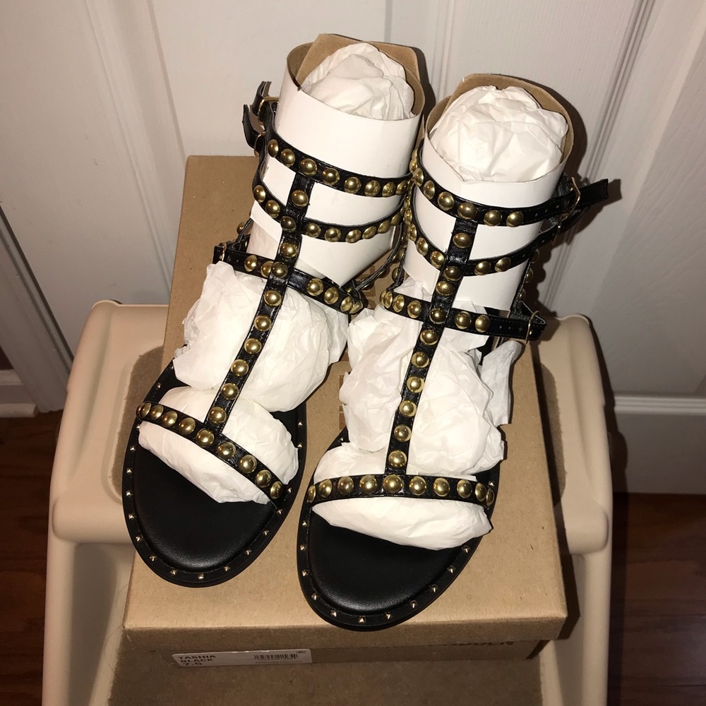 Steve Madden Black Gladiator Sandals || Size 7.5